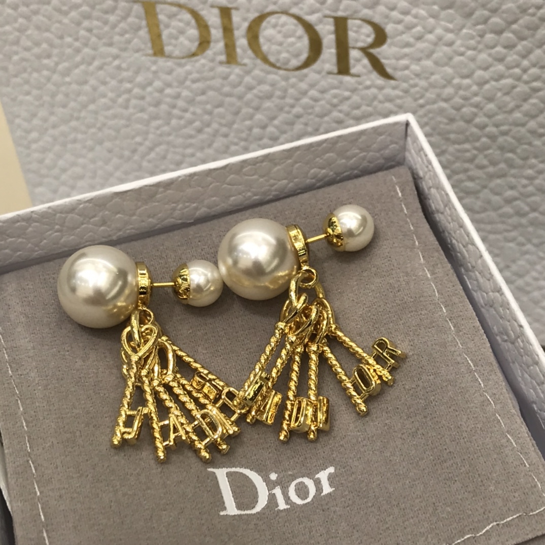 디올 귀걸이 133790 Dior Earrings 썸네일 이미지