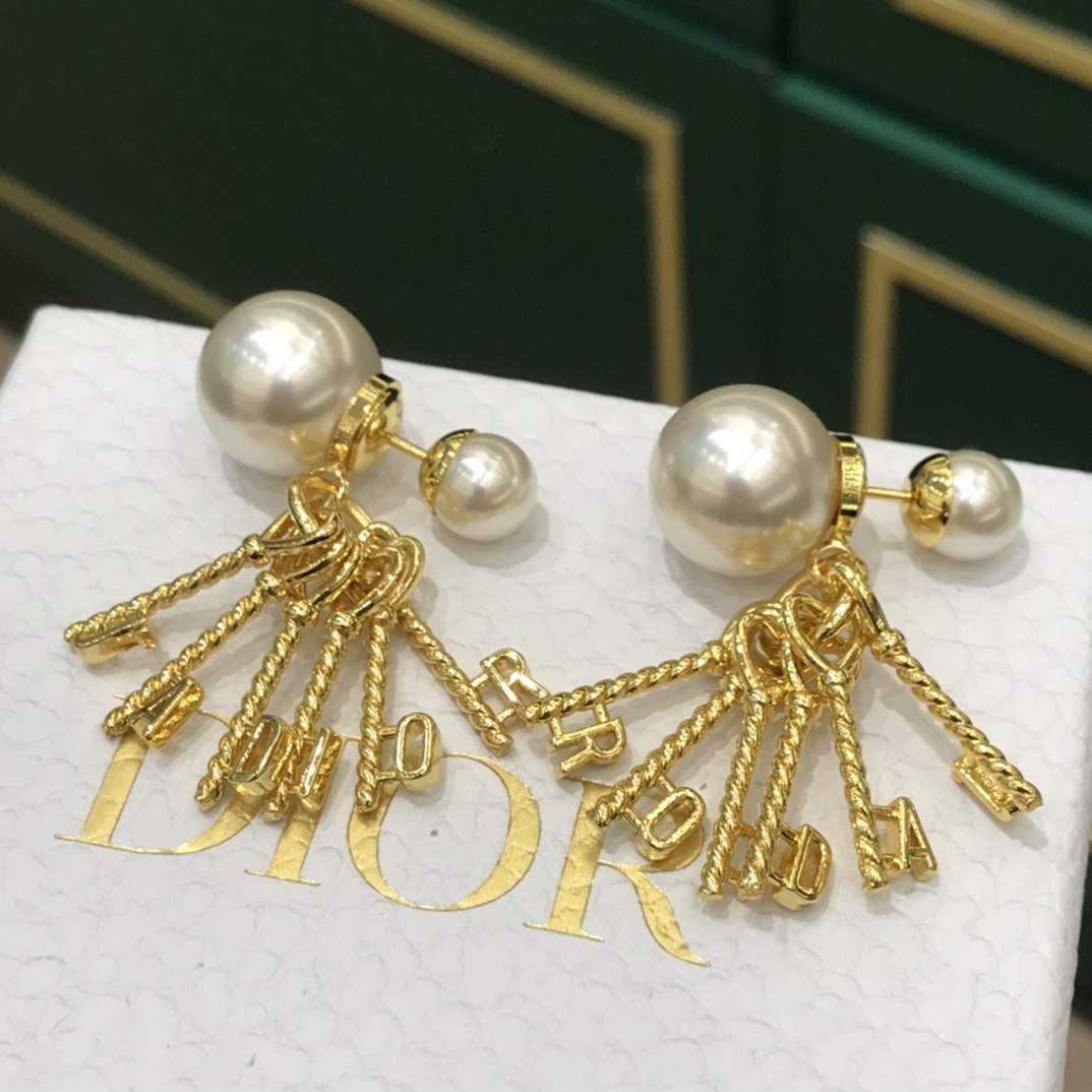 디올 귀걸이 133790 Dior Earrings 썸네일 이미지