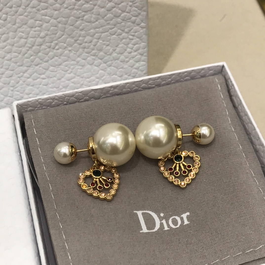 디올 귀걸이 133777 Dior Earrings 썸네일 이미지