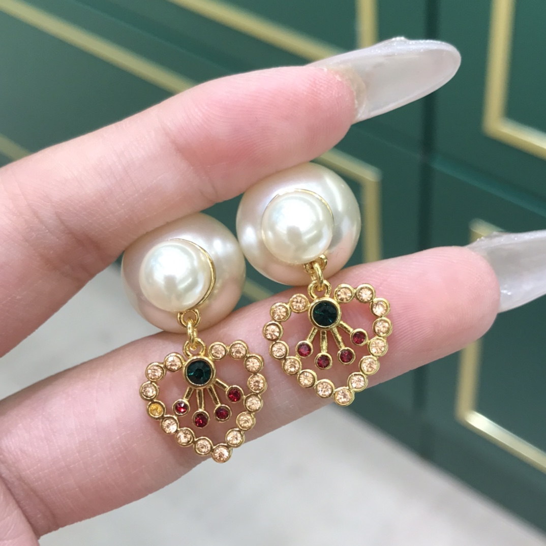 디올 귀걸이 133777 Dior Earrings 썸네일 이미지