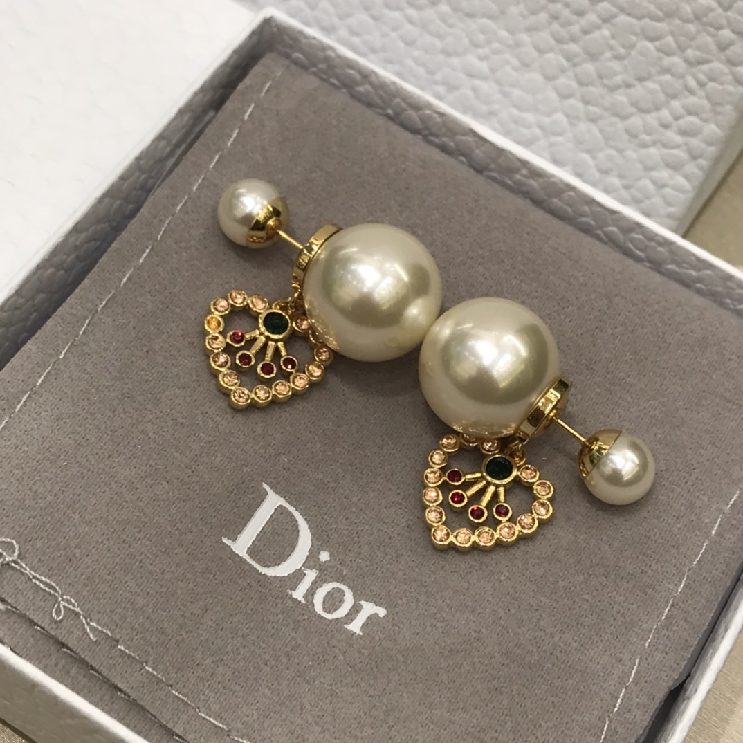 디올 귀걸이 133777 Dior Earrings 썸네일 이미지
