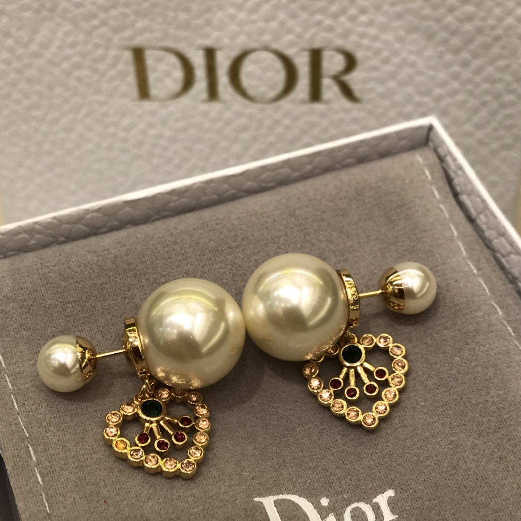 디올 귀걸이 133777 Dior Earrings 썸네일 이미지