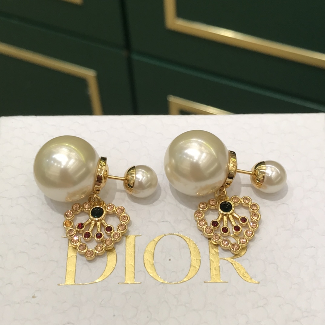 디올 귀걸이 133777 Dior Earrings 썸네일 이미지