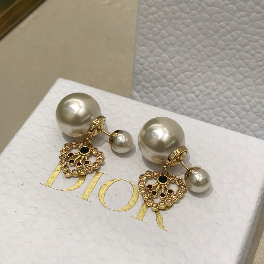디올 귀걸이 133777 Dior Earrings 썸네일 이미지