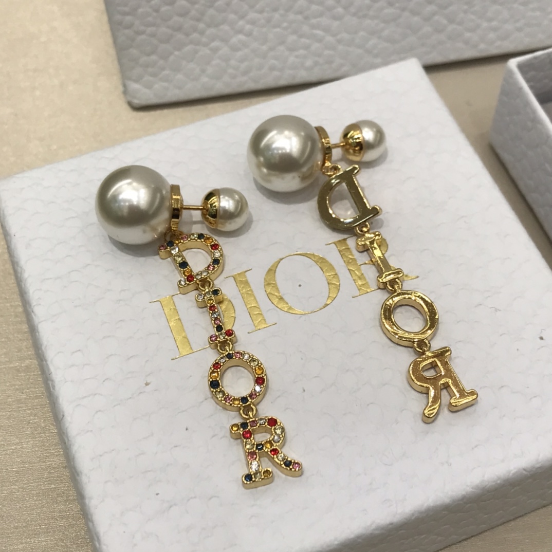 디올 귀걸이 133769 Dior Earrings 썸네일 이미지