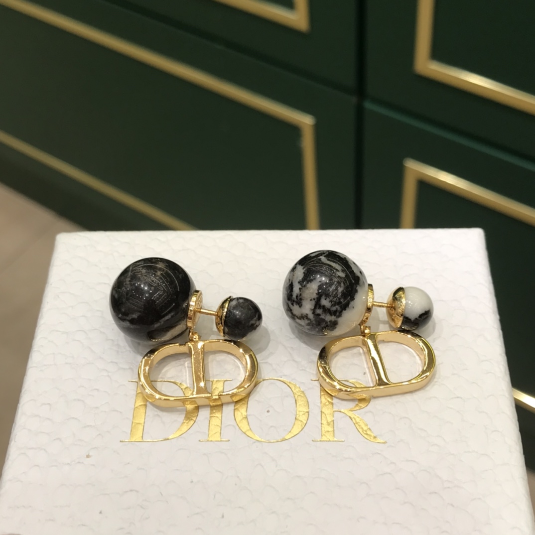 디올 귀걸이 133770 Dior Earrings 썸네일 이미지