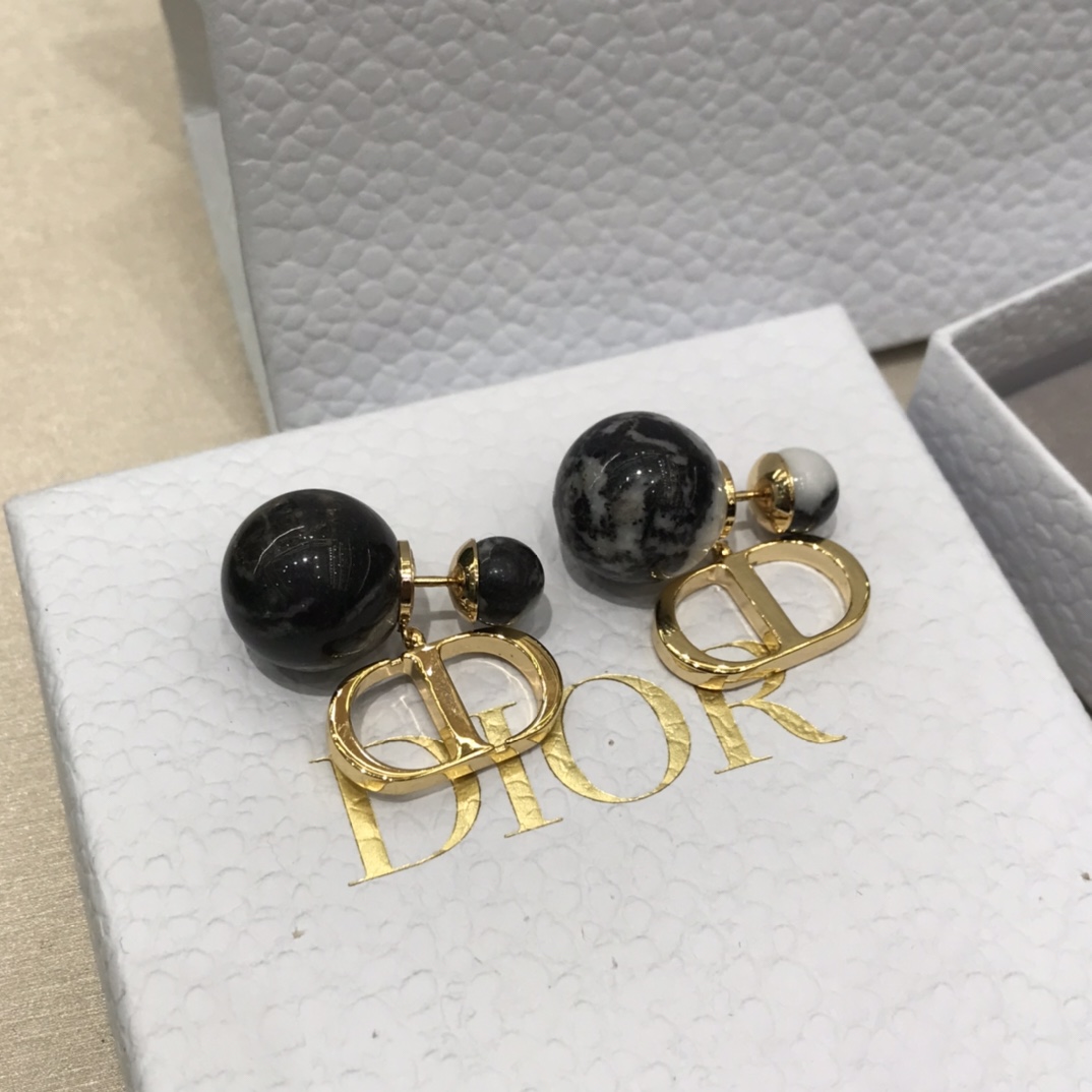 디올 귀걸이 133770 Dior Earrings 썸네일 이미지