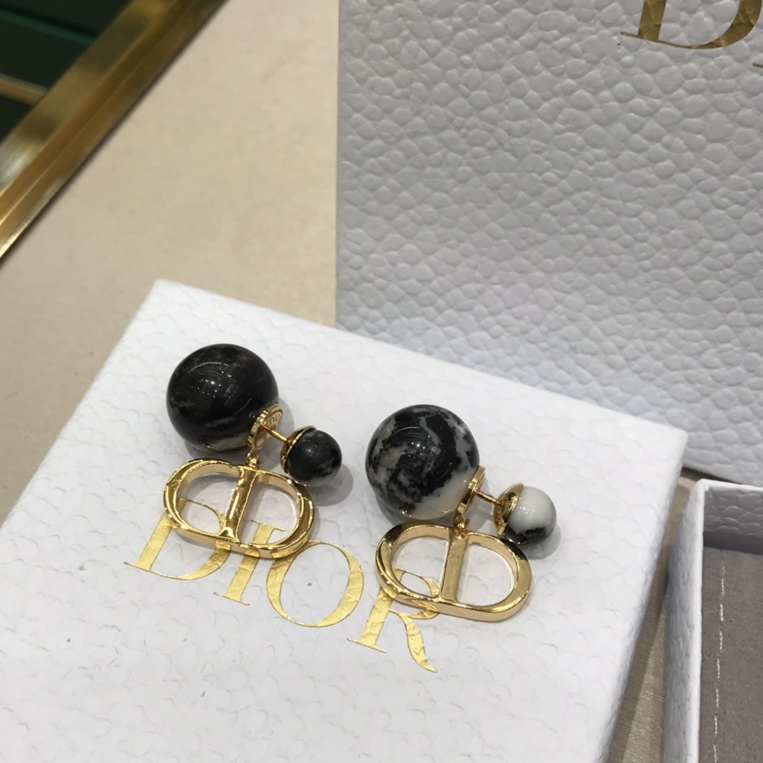 디올 귀걸이 133770 Dior Earrings 썸네일 이미지