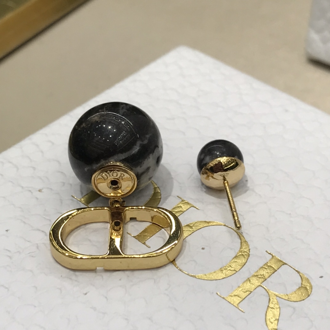 디올 귀걸이 133770 Dior Earrings 썸네일 이미지
