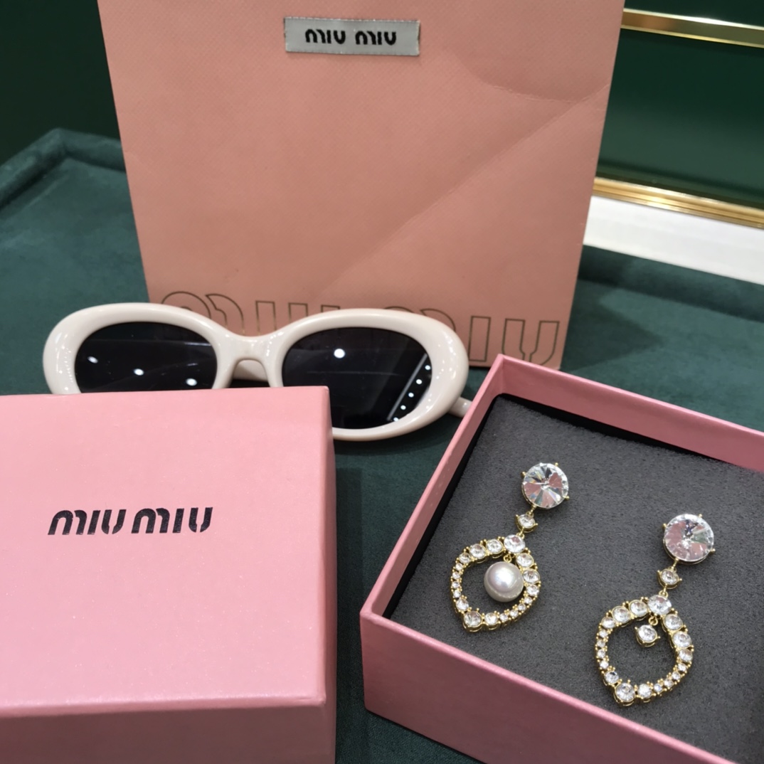 미우미우 귀걸이 60989 Miu Miu Earrings