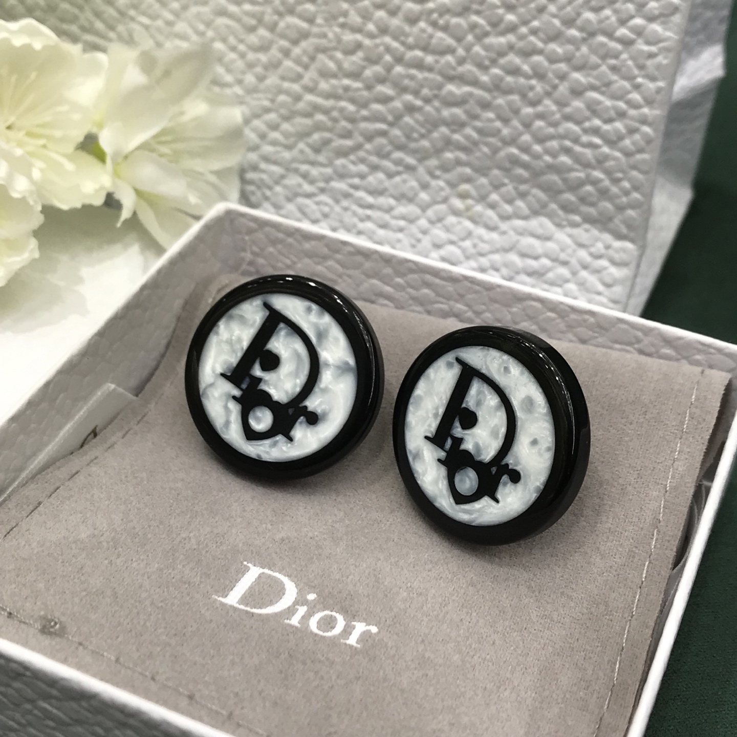 디올 귀걸이 134716 Dior Earrings 썸네일 이미지