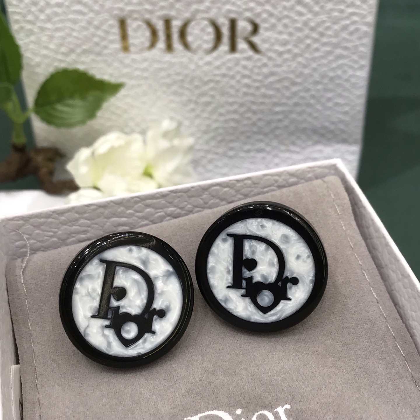 디올 귀걸이 134716 Dior Earrings 썸네일 이미지