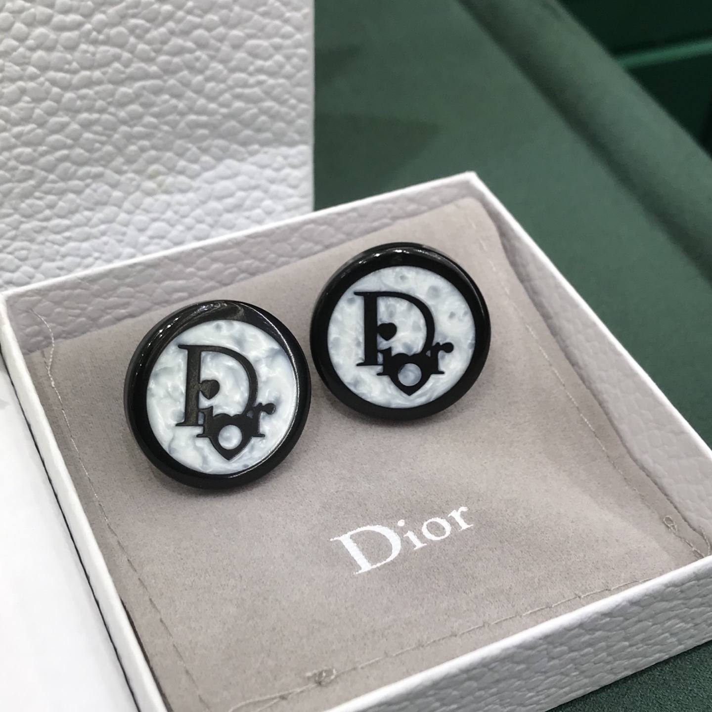 디올 귀걸이 134716 Dior Earrings 썸네일 이미지