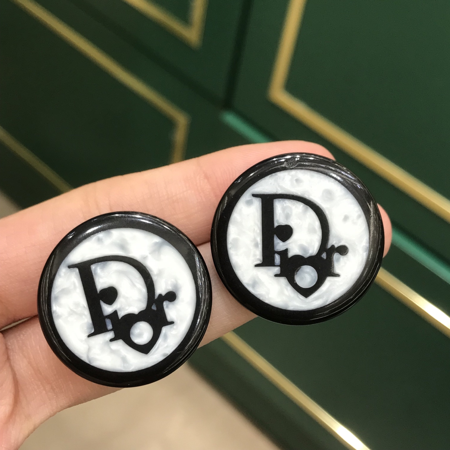 디올 귀걸이 134716 Dior Earrings 썸네일 이미지