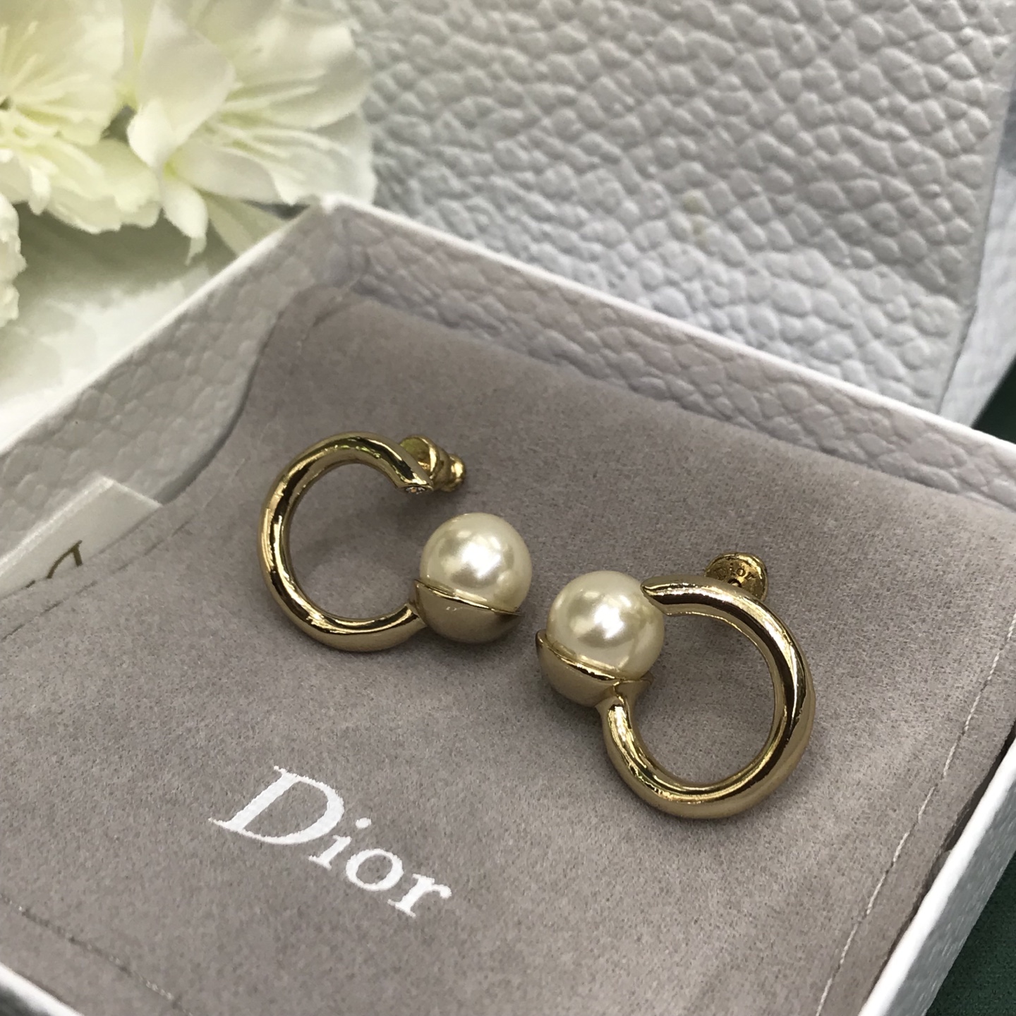 디올 귀걸이 134717 Dior Earrings 썸네일 이미지
