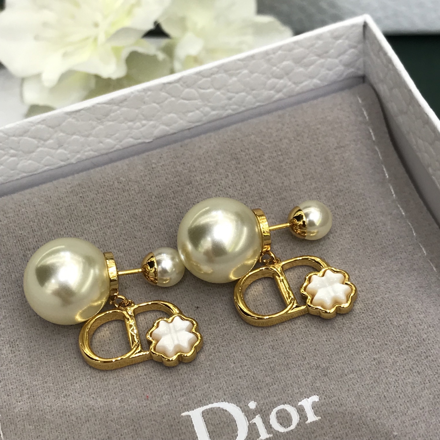 디올 귀걸이 134981 Dior Earrings 썸네일 이미지