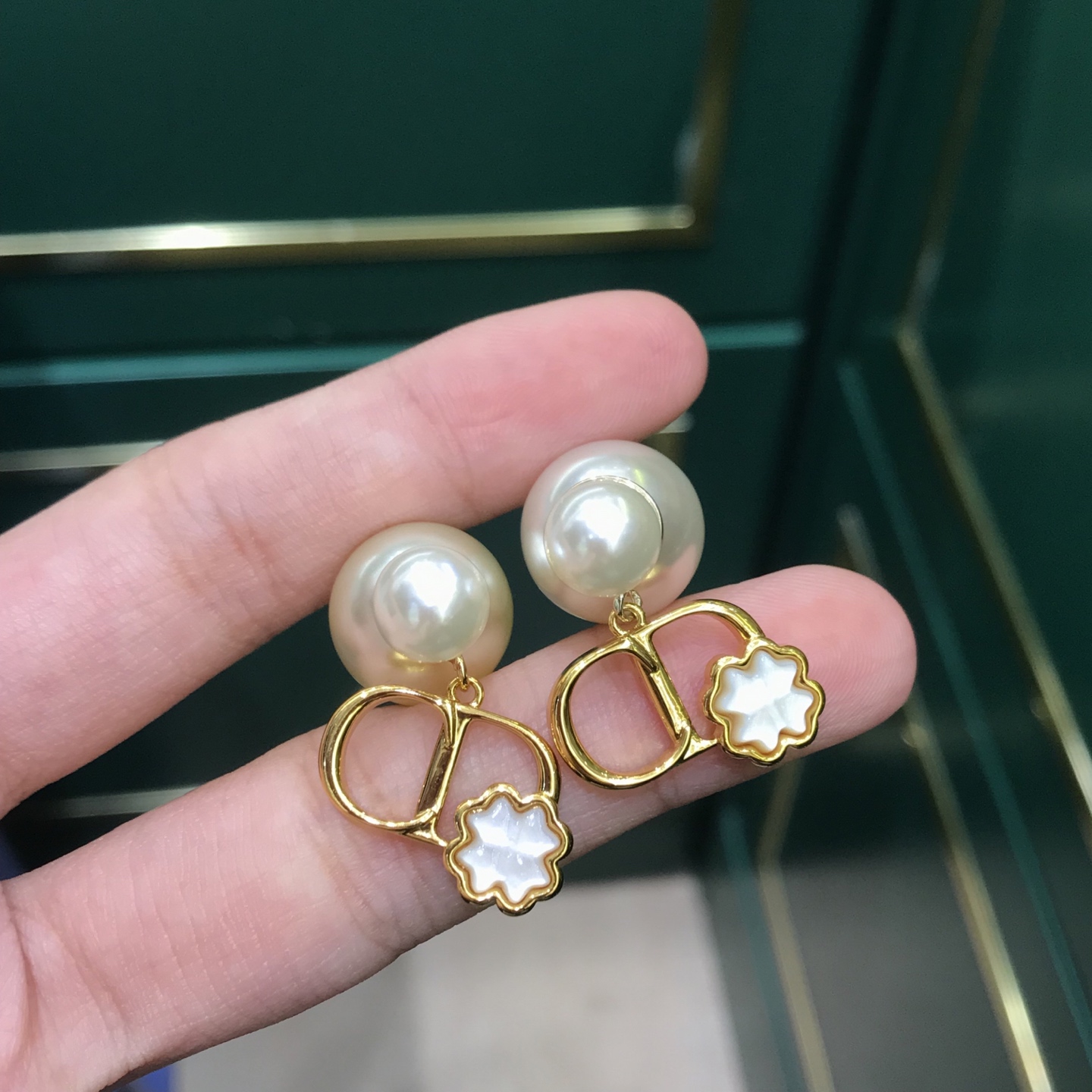 디올 귀걸이 134981 Dior Earrings 썸네일 이미지