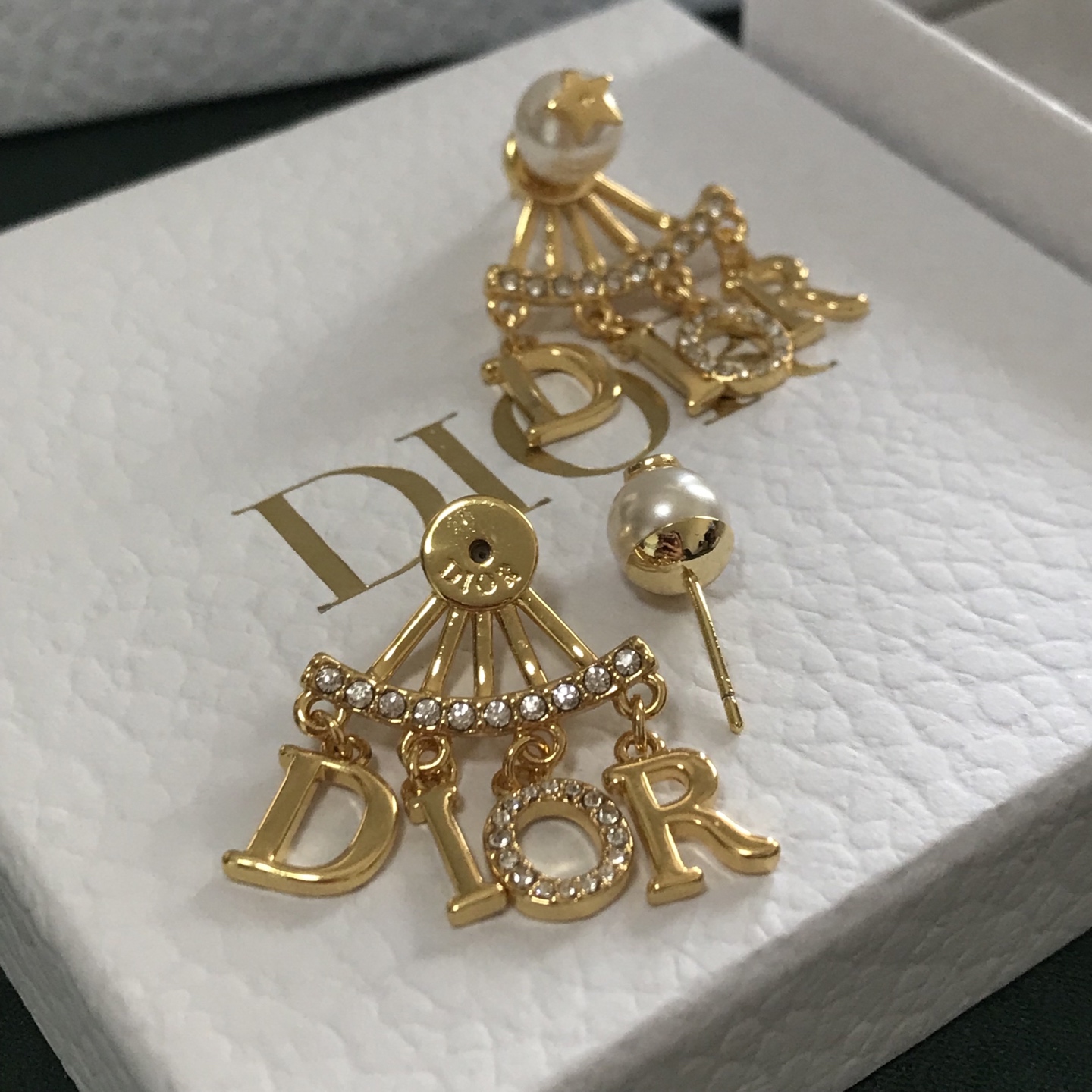 디올 귀걸이 134977 Dior Earrings 썸네일 이미지