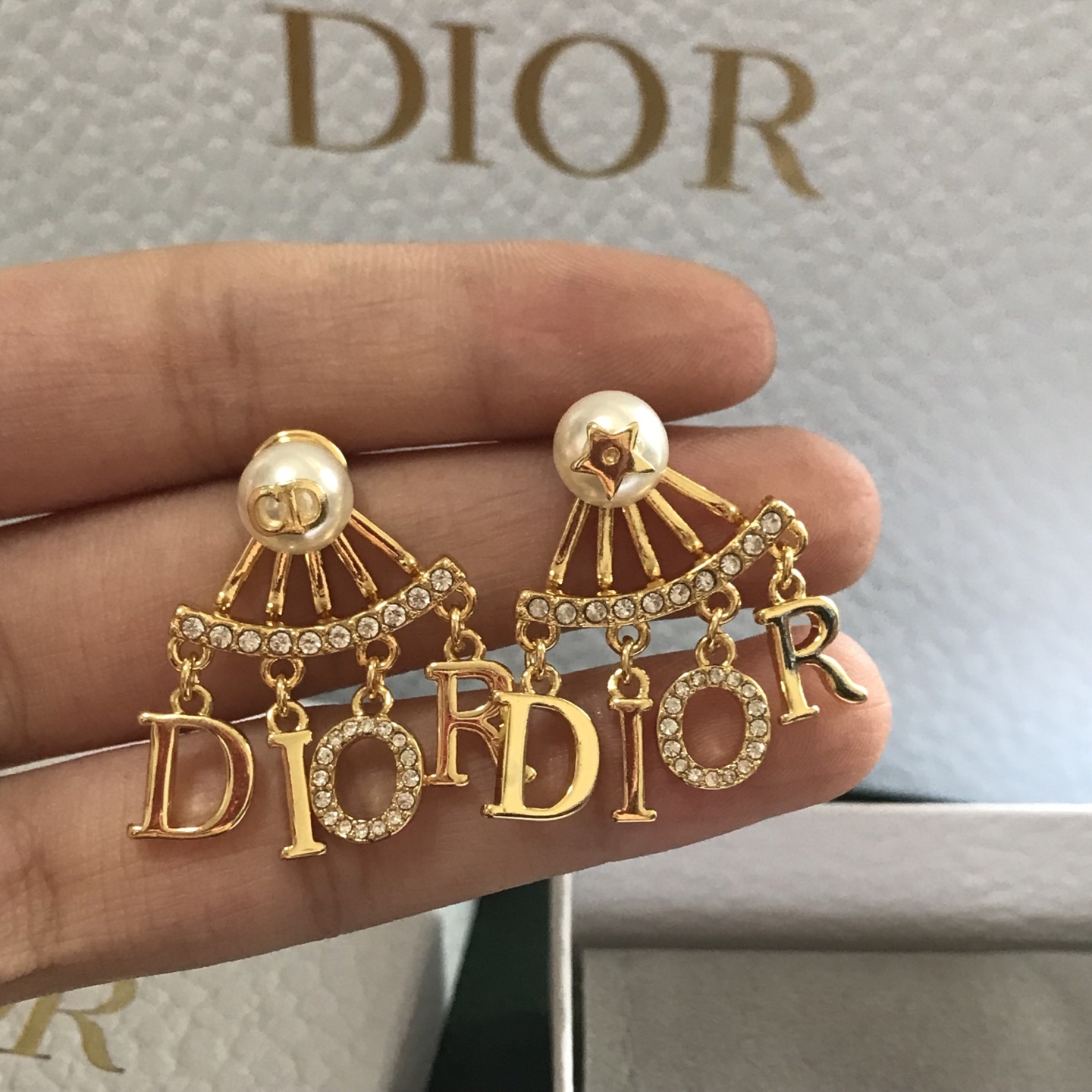 디올 귀걸이 134977 Dior Earrings 썸네일 이미지