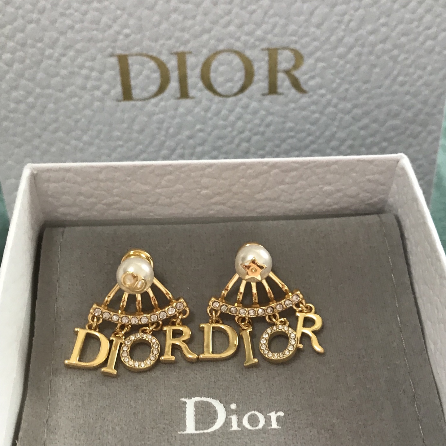 디올 귀걸이 134977 Dior Earrings 썸네일 이미지