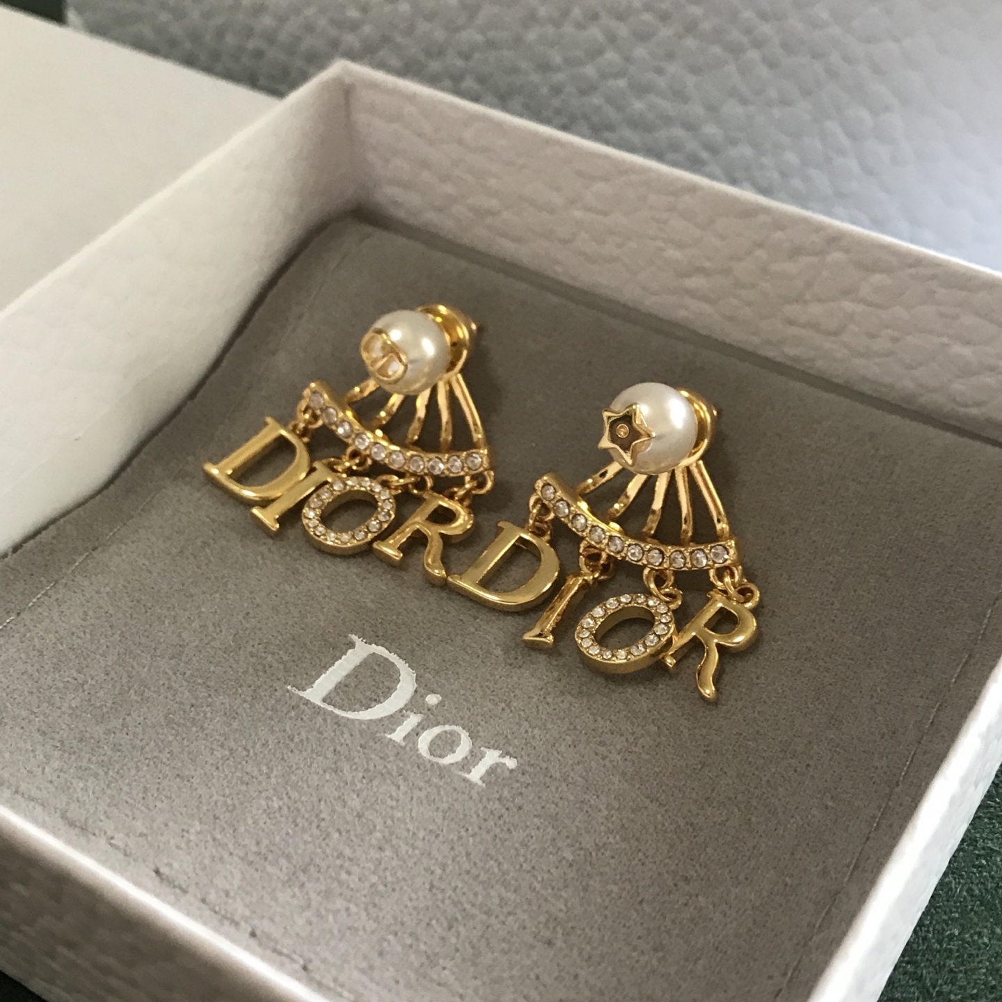 디올 귀걸이 134977 Dior Earrings 썸네일 이미지