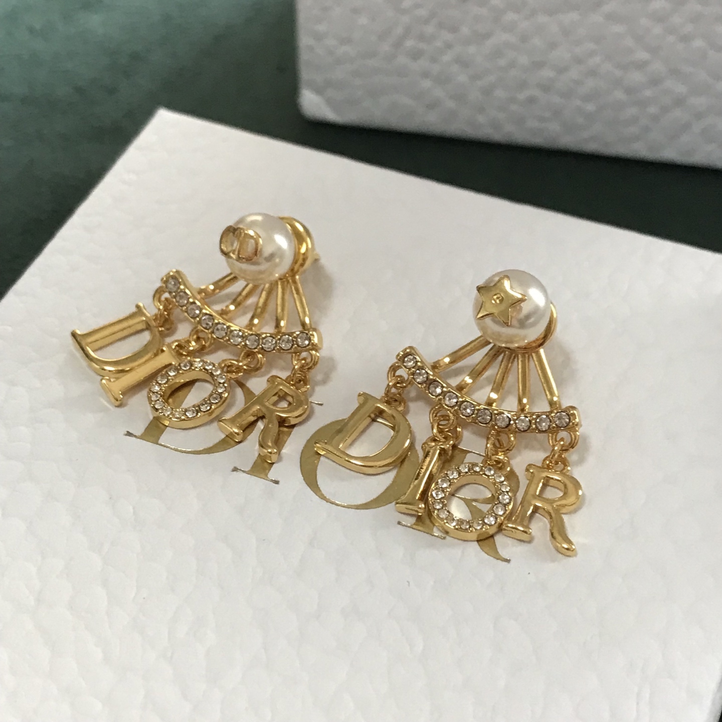 디올 귀걸이 134977 Dior Earrings 썸네일 이미지