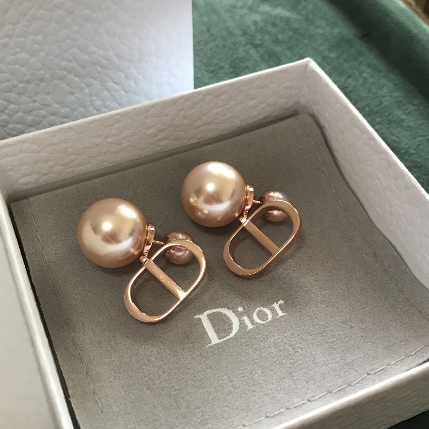 디올 귀걸이 134984 Dior Earrings 썸네일 이미지