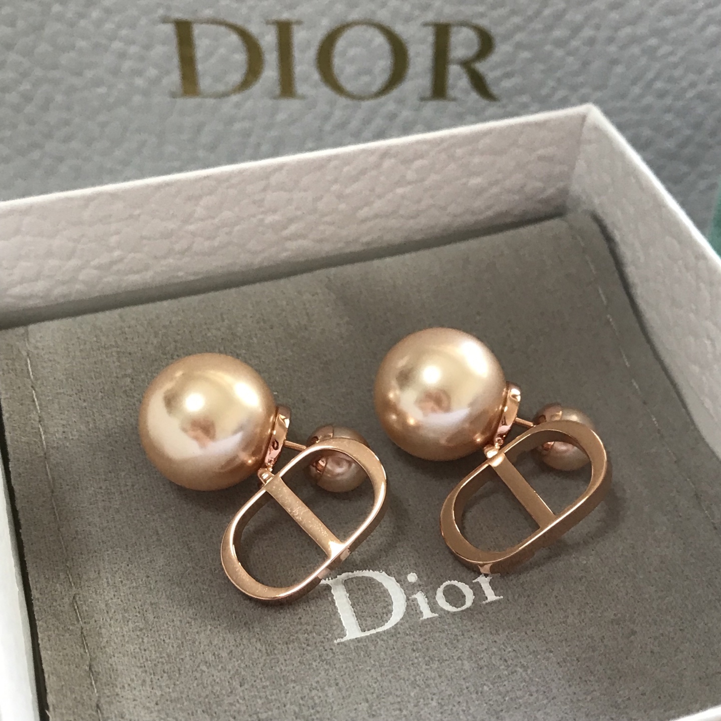 디올 귀걸이 134984 Dior Earrings 썸네일 이미지