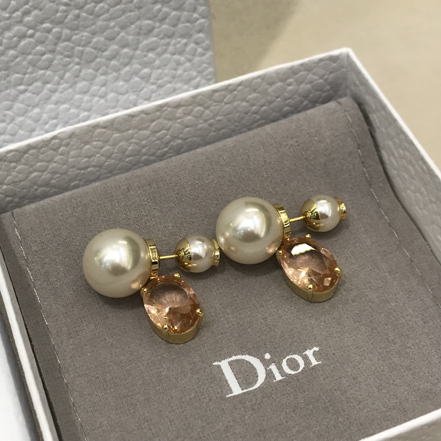 디올 귀걸이 134573 Dior Earrings 썸네일 이미지