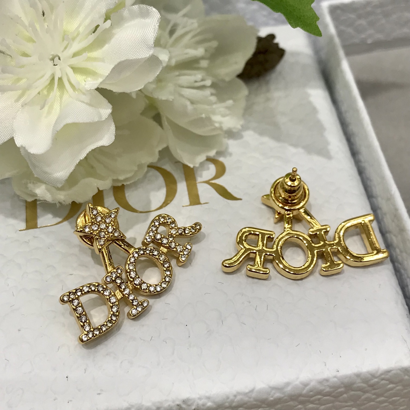 디올 귀걸이 134576 Dior Earrings 썸네일 이미지