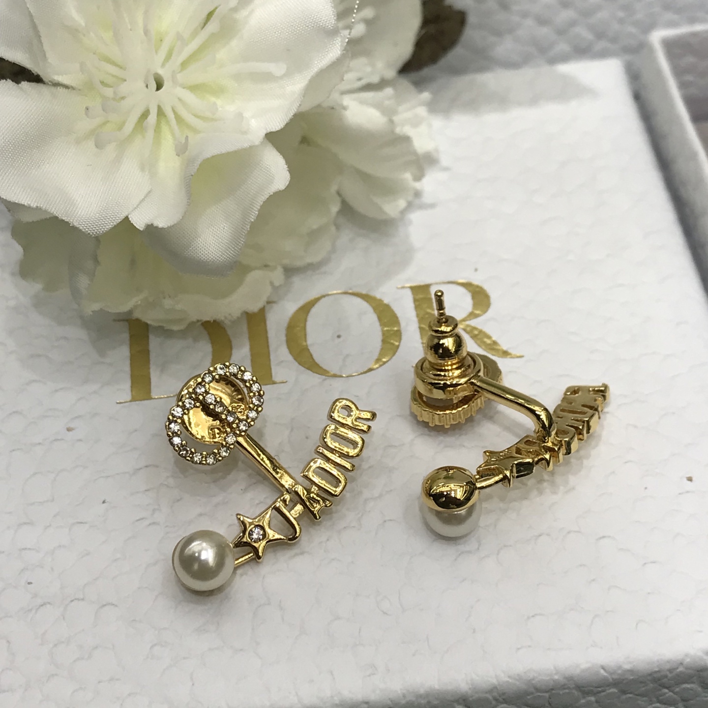 디올 귀걸이 134807 Dior Earrings 썸네일 이미지