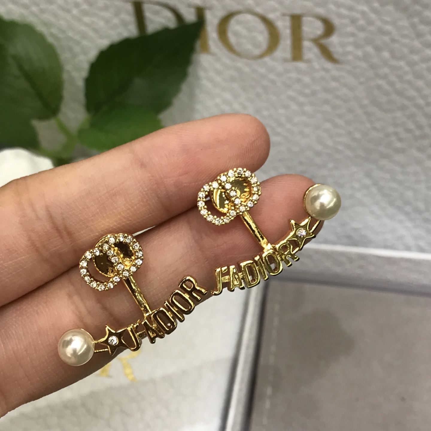디올 귀걸이 134807 Dior Earrings 썸네일 이미지