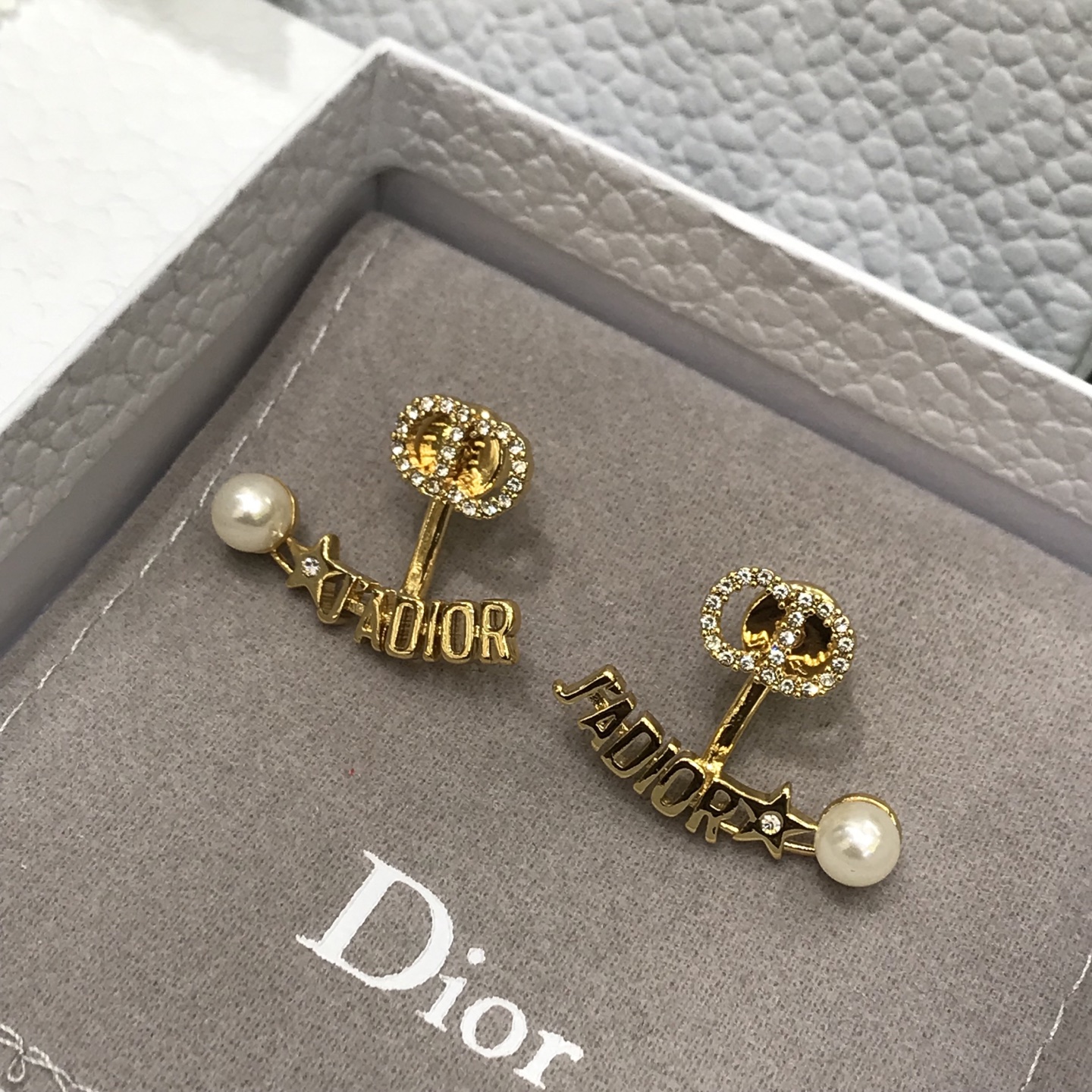 디올 귀걸이 134807 Dior Earrings 썸네일 이미지