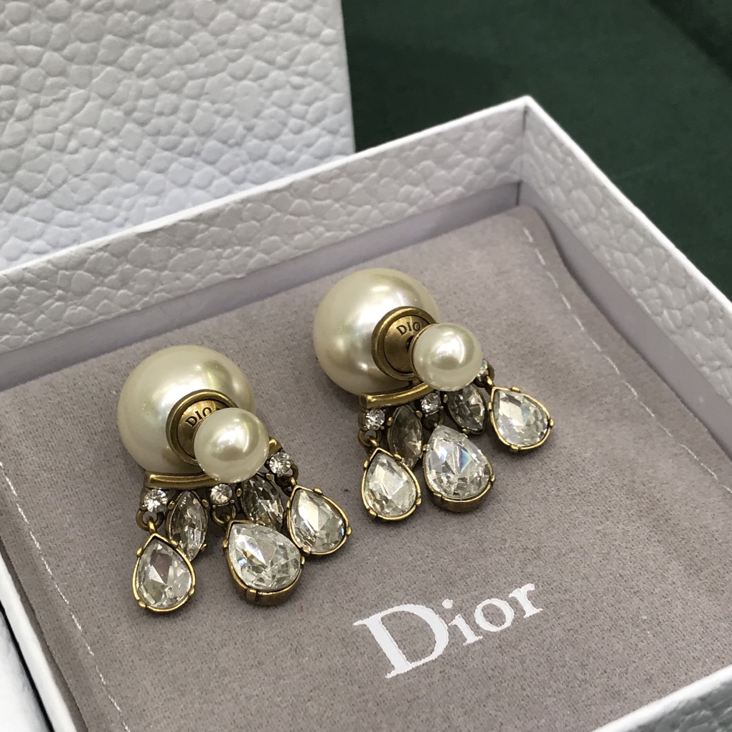 디올 귀걸이 134816 Dior Earrings 썸네일 이미지