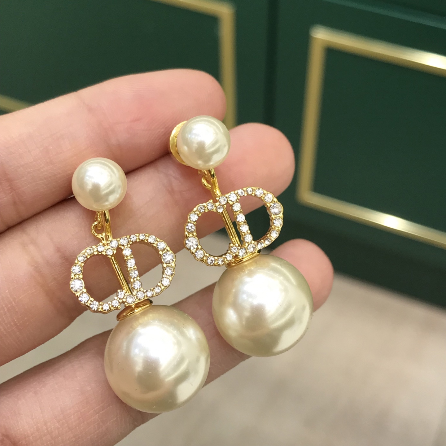 디올 귀걸이 134804 Dior Earrings 썸네일 이미지