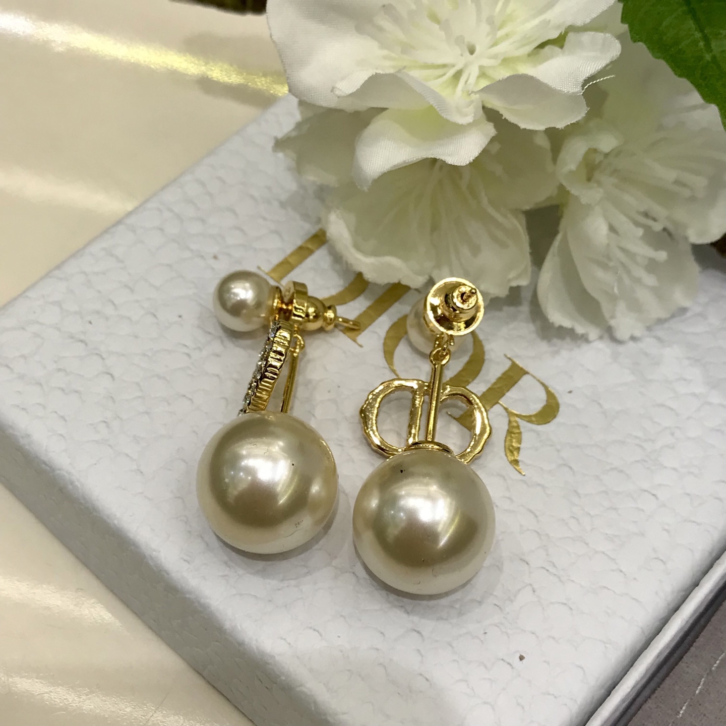 디올 귀걸이 134804 Dior Earrings 썸네일 이미지