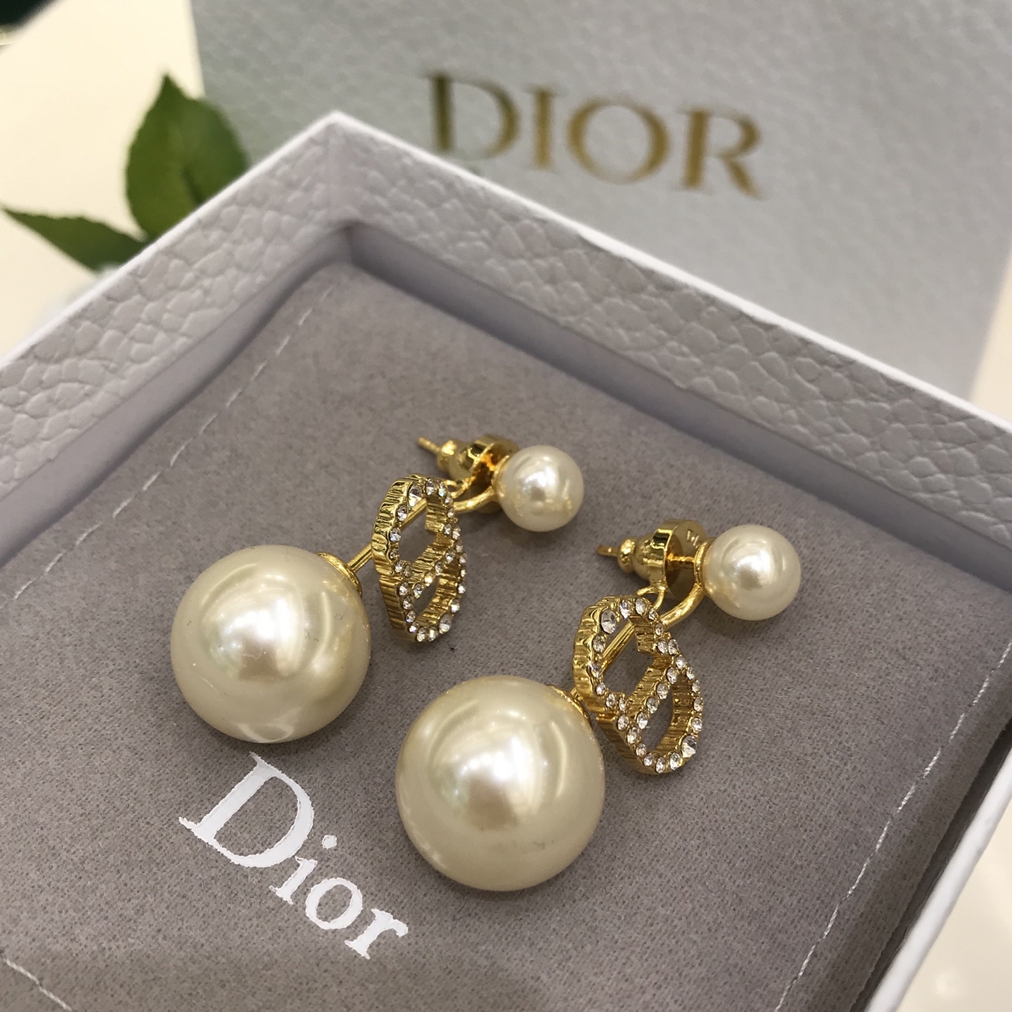 디올 귀걸이 134804 Dior Earrings 썸네일 이미지
