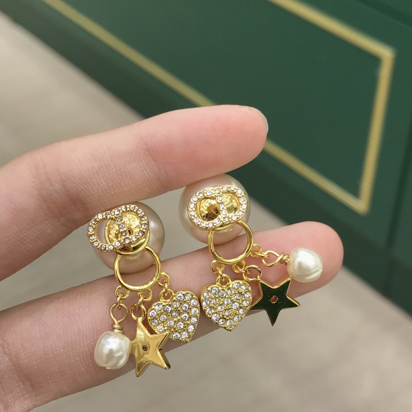 디올 귀걸이 134799 Dior Earrings 썸네일 이미지