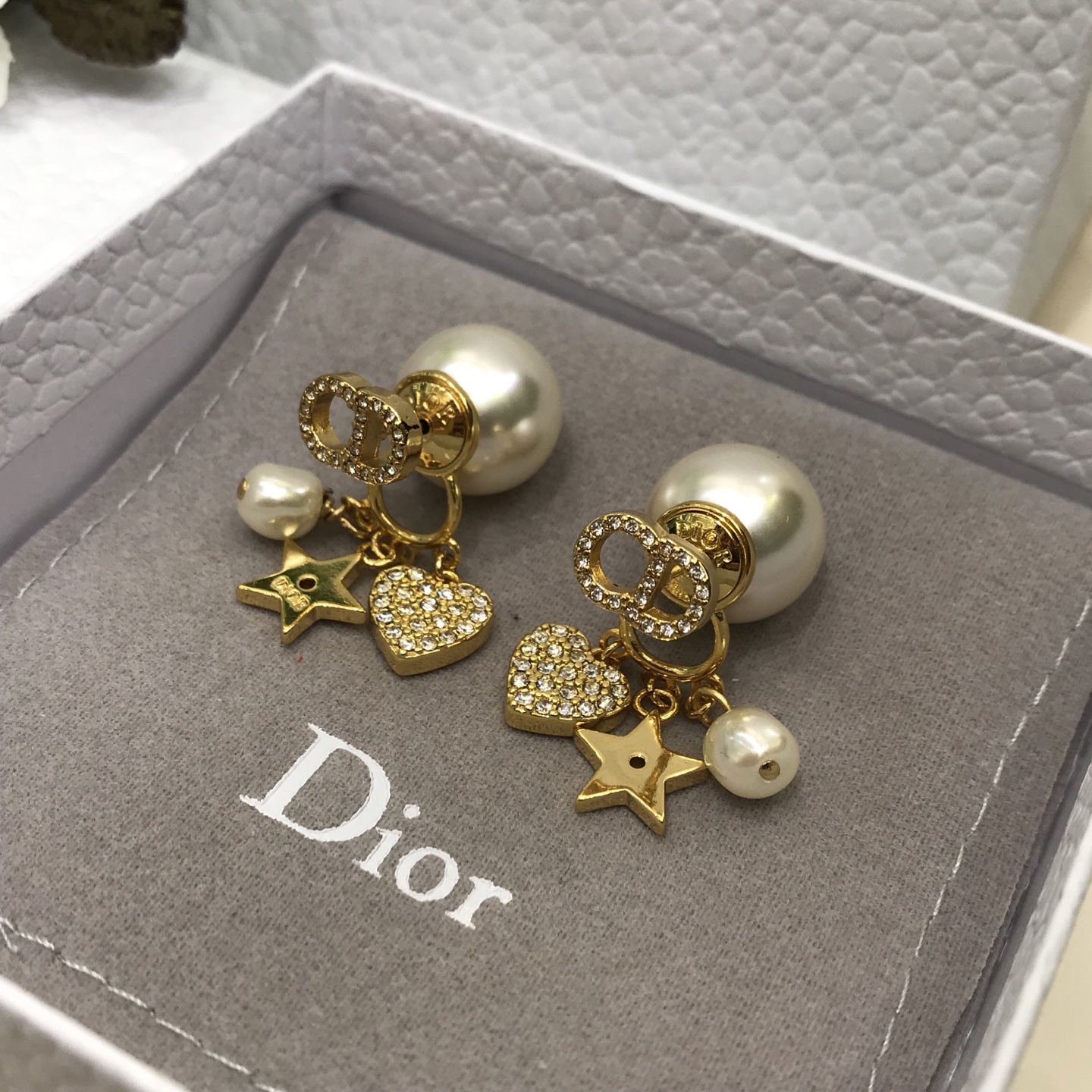디올 귀걸이 134799 Dior Earrings 썸네일 이미지