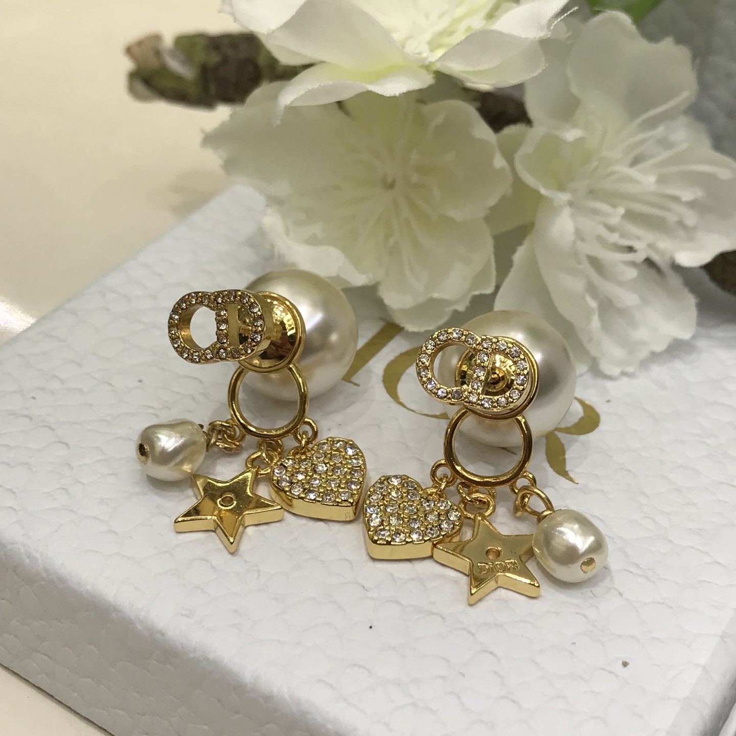 디올 귀걸이 134799 Dior Earrings 썸네일 이미지