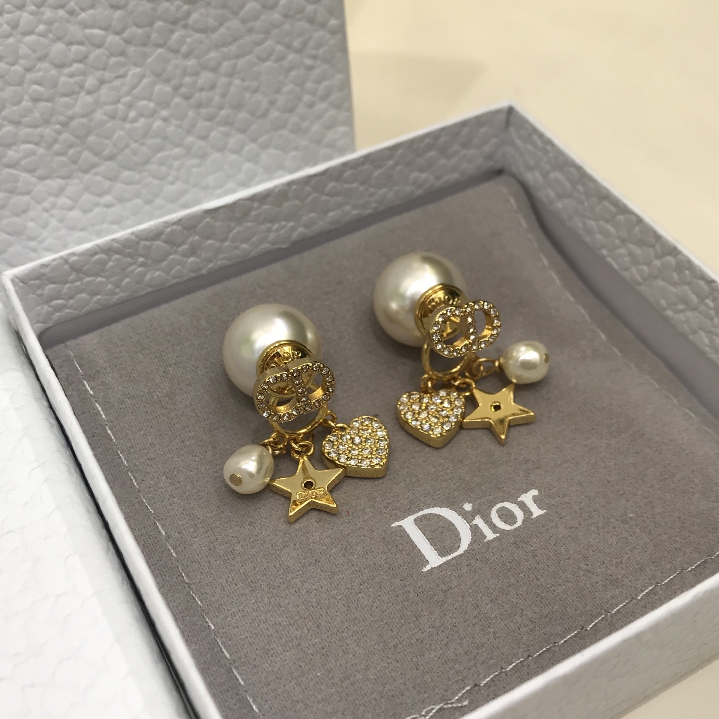 디올 귀걸이 134799 Dior Earrings 썸네일 이미지