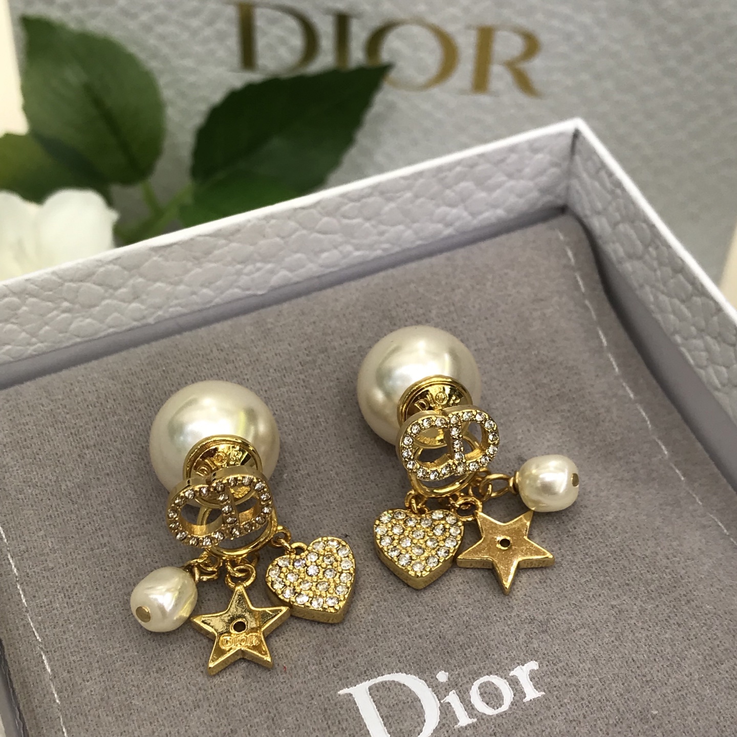 디올 귀걸이 134799 Dior Earrings 썸네일 이미지