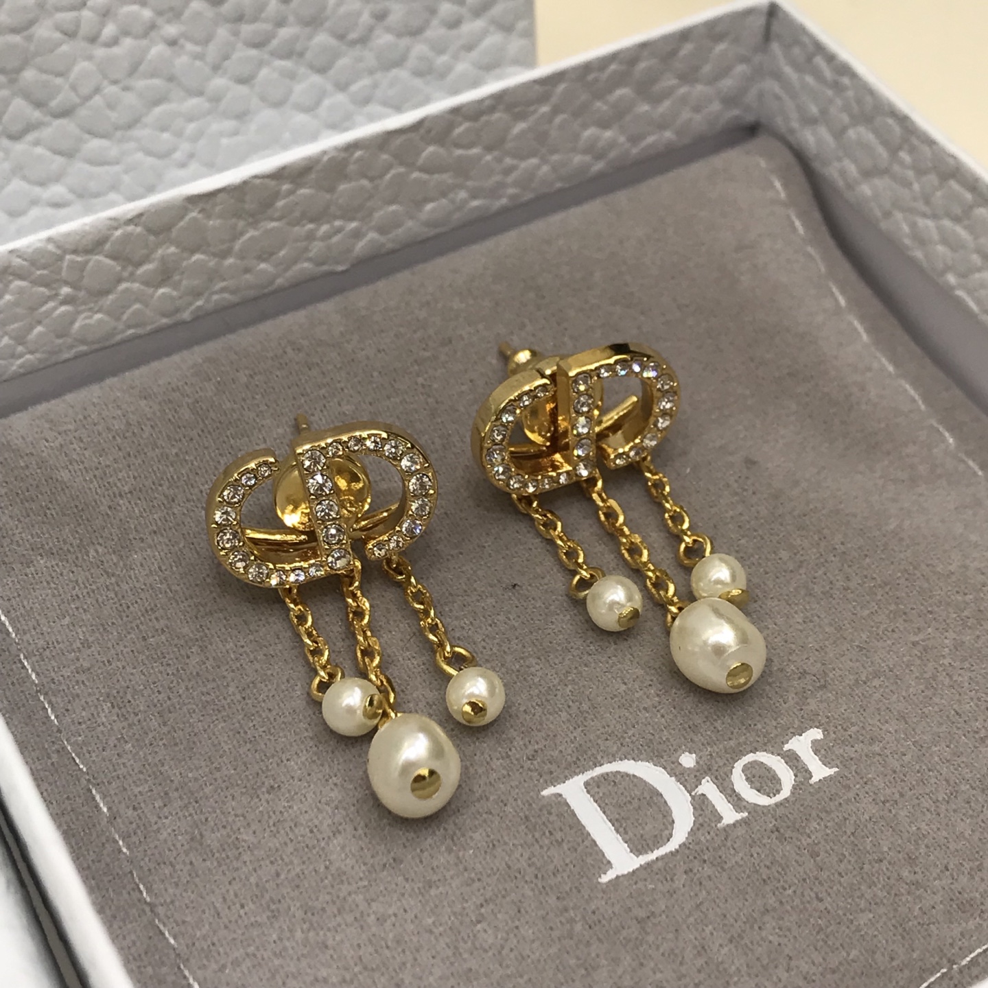 디올 귀걸이 134803 Dior Earrings 썸네일 이미지