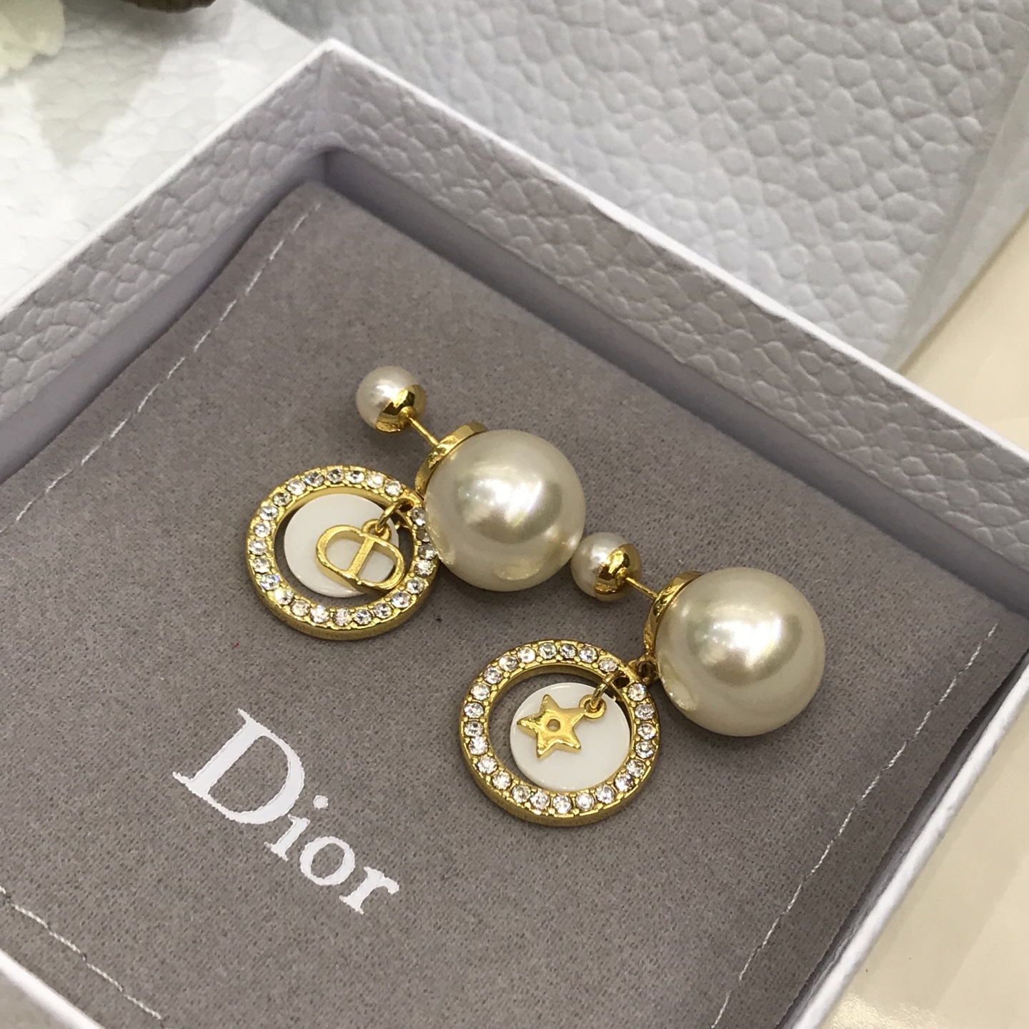 디올 귀걸이 134793 Dior Earrings 썸네일 이미지