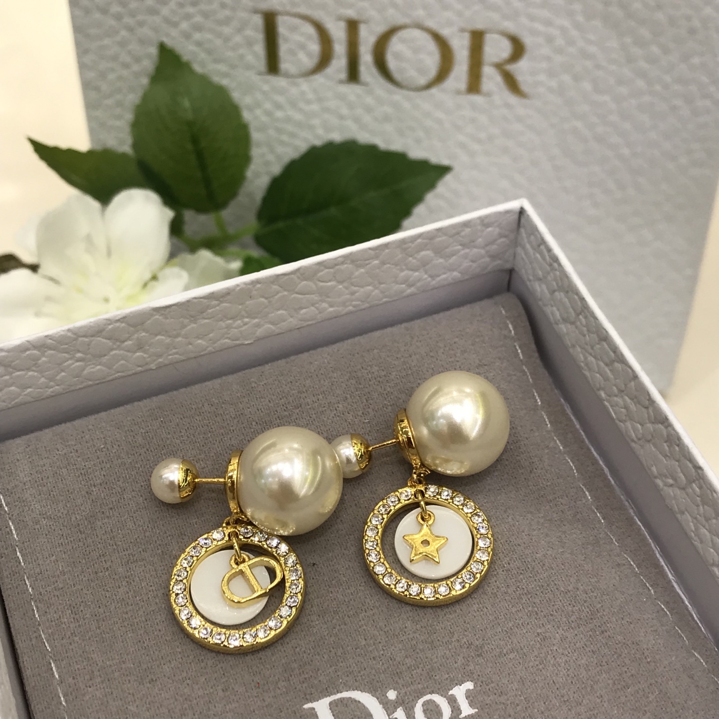 디올 귀걸이 134793 Dior Earrings 썸네일 이미지