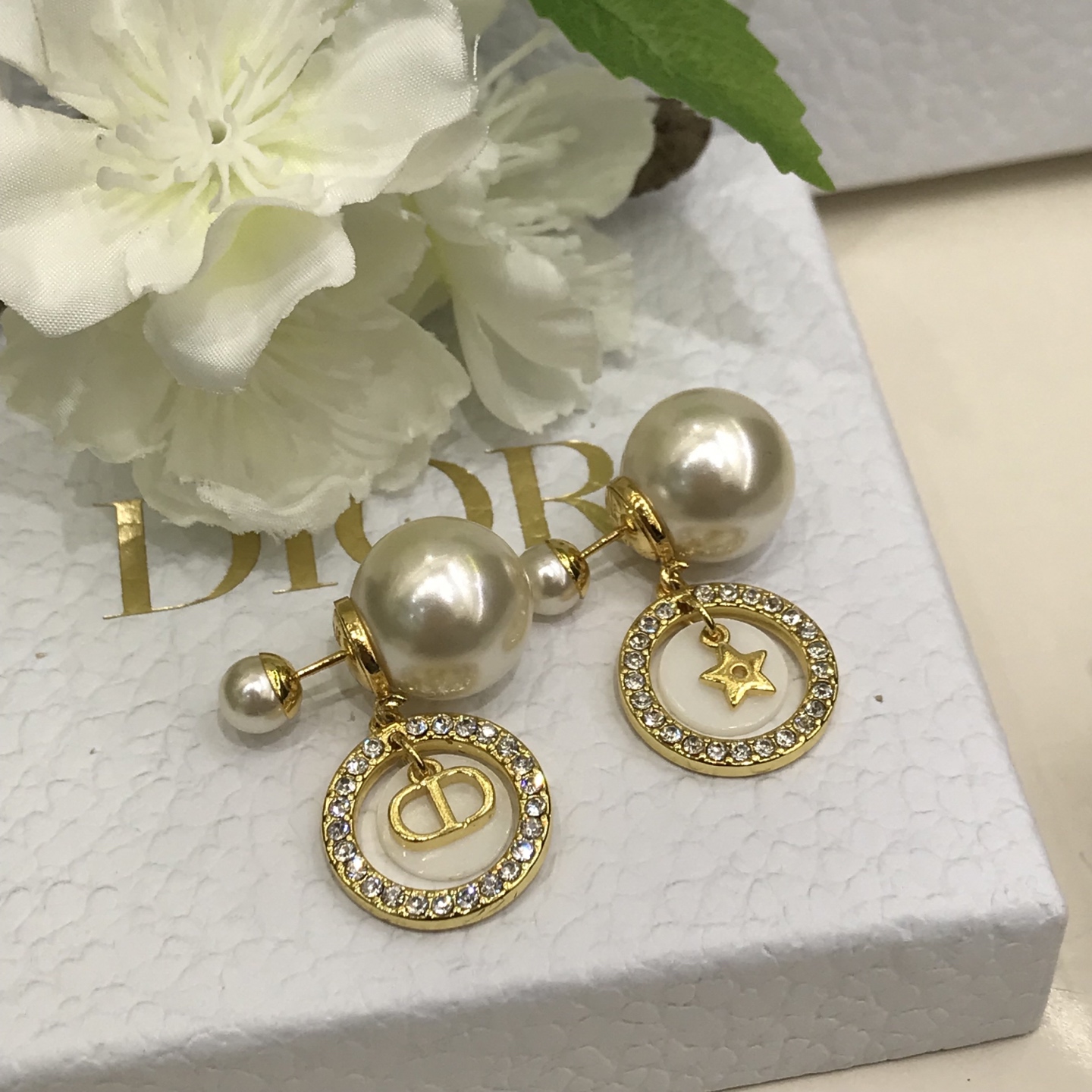 디올 귀걸이 134793 Dior Earrings 썸네일 이미지