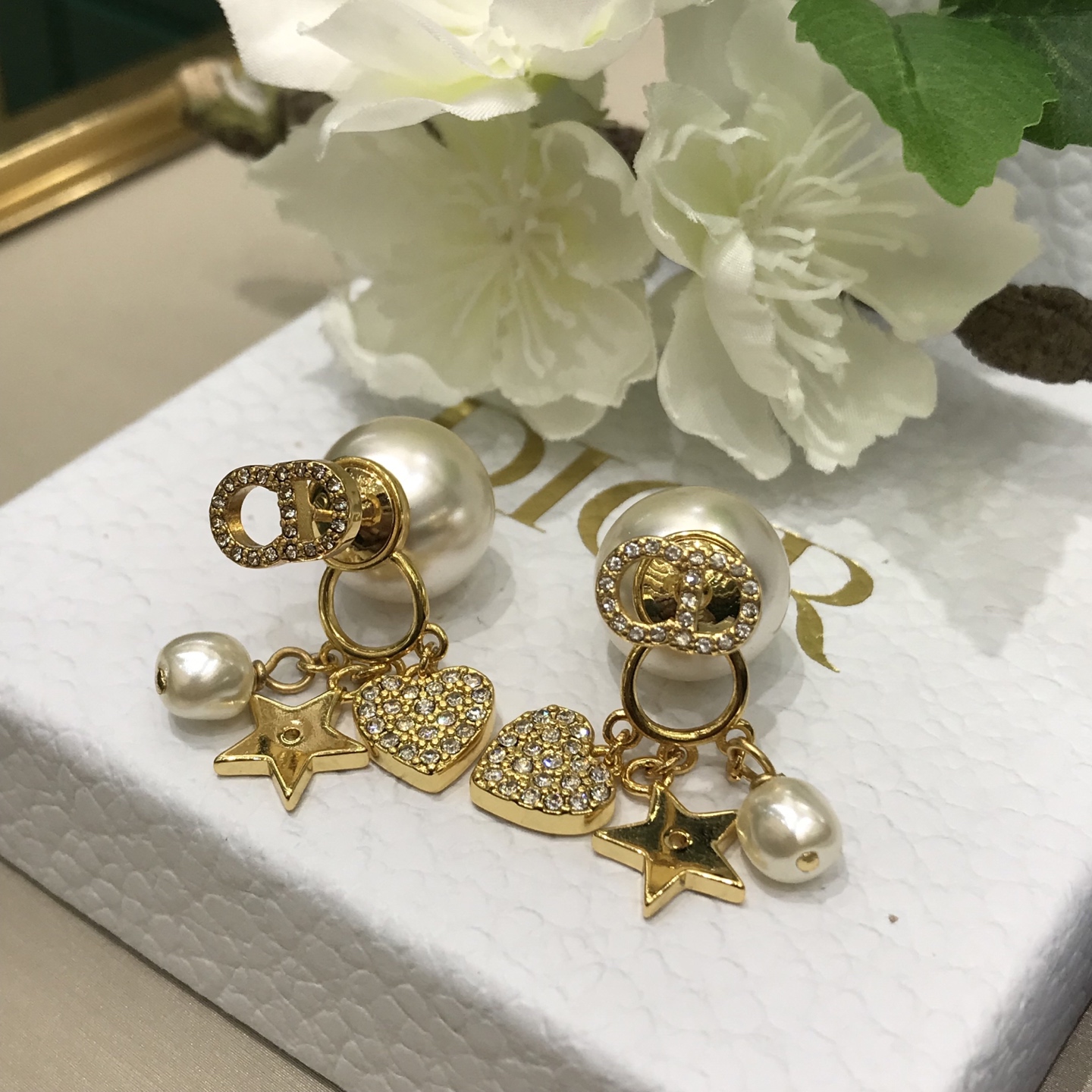 디올 귀걸이 134761 Dior Earrings 썸네일 이미지