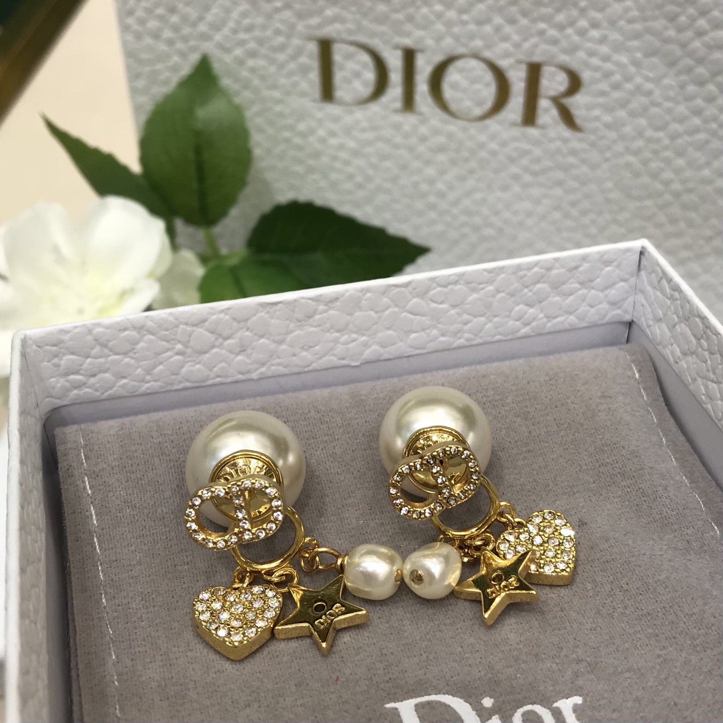 디올 귀걸이 134761 Dior Earrings 썸네일 이미지