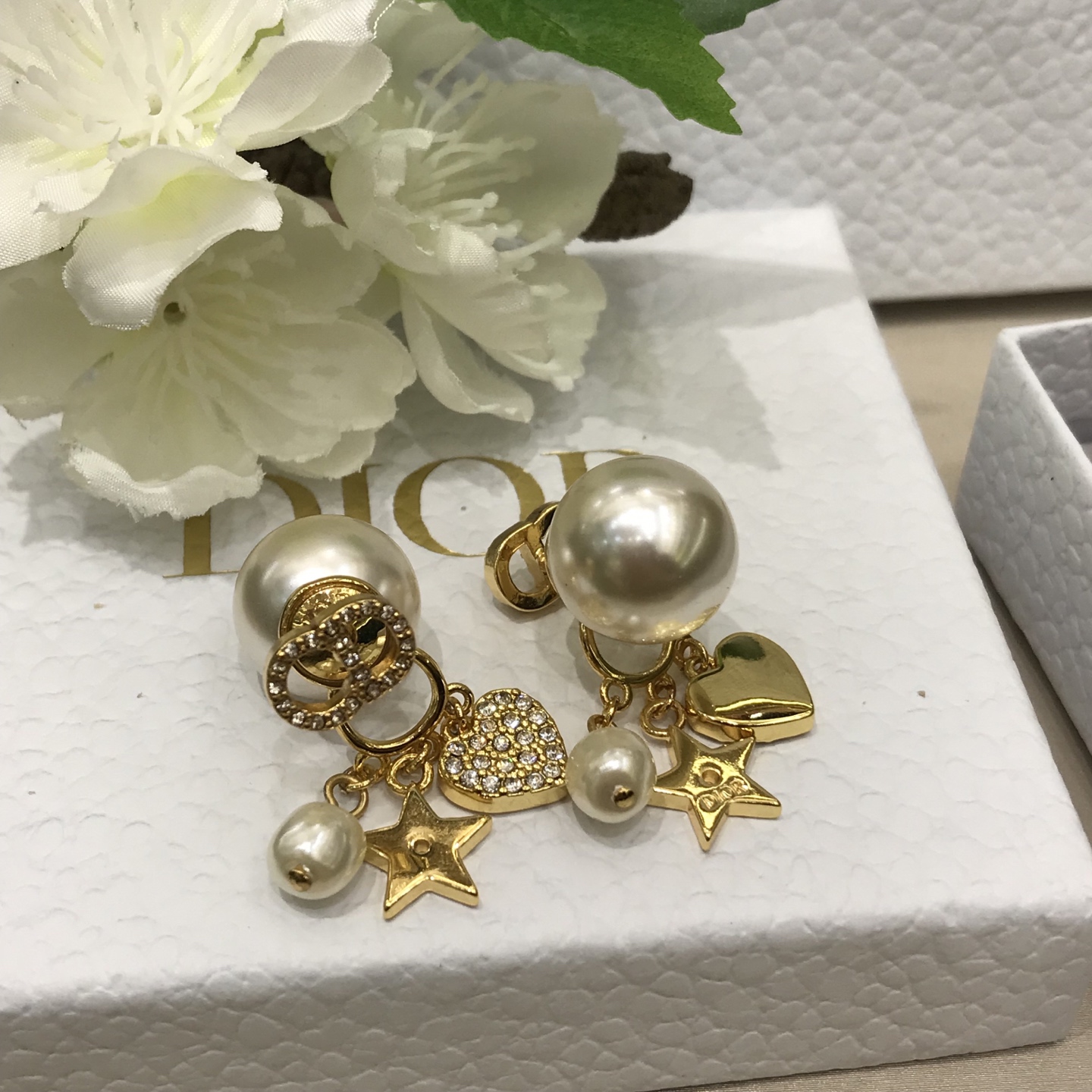 디올 귀걸이 134761 Dior Earrings 썸네일 이미지