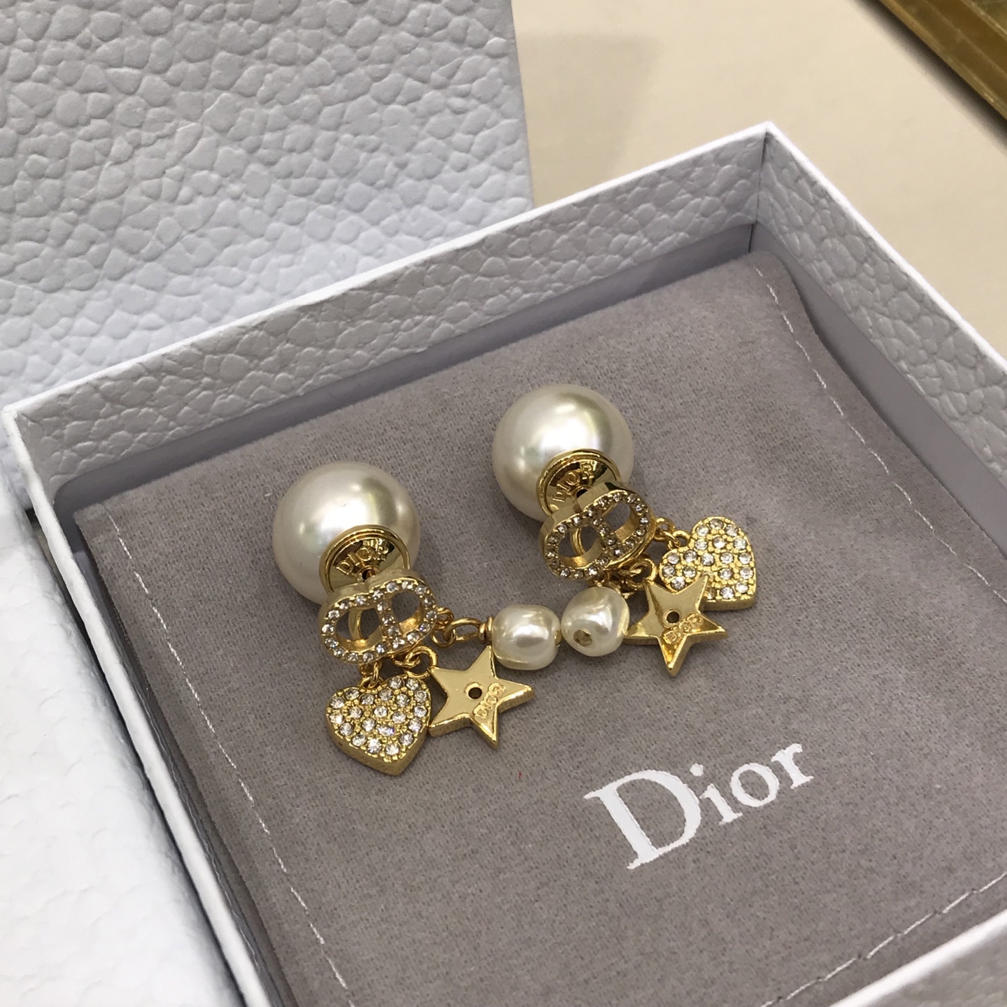디올 귀걸이 134761 Dior Earrings 썸네일 이미지